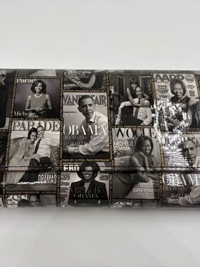 Nicole Lee NWT Magazine Print Convertible Wallet Clutch Crossbody Vegan Leather